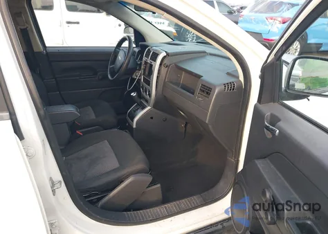 2008 Jeep Compass Sport from USA, damaged, VIN 1J8FT470X8D778639